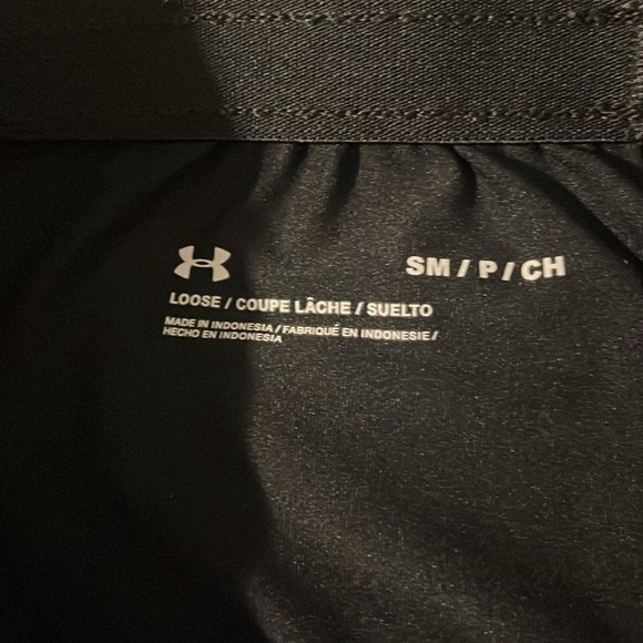 Women’s Under Armour Loose Fit Volleyball shorts - Size Small - Picture 5 of 6